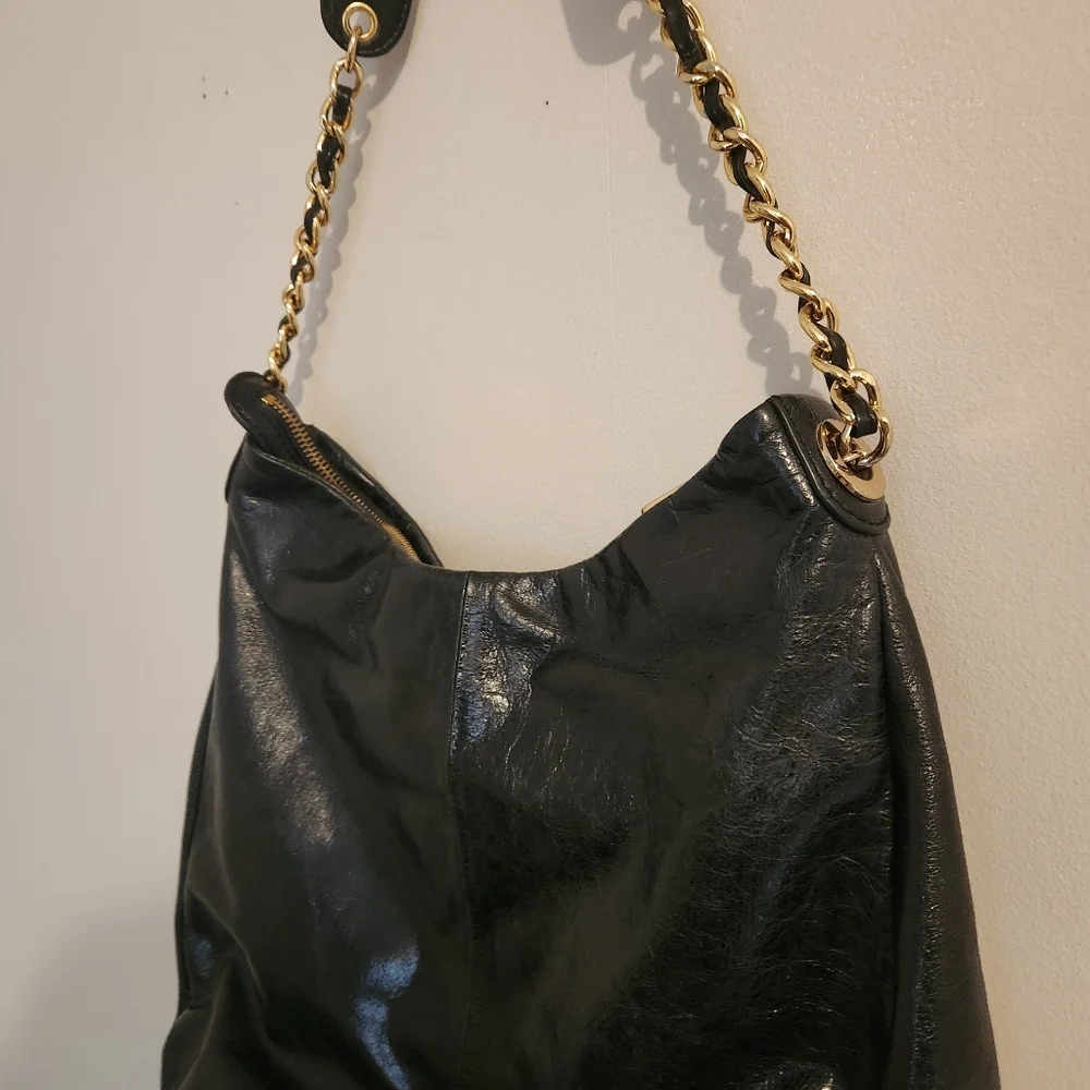 Badgley Mischka‎ Black Leather Shoulder Bag Gold Chain Strap & Hardware